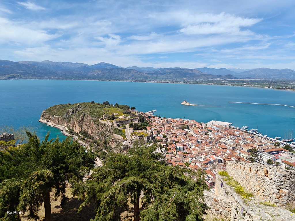 Akronauplía erődje a Palamidi erődből nézve