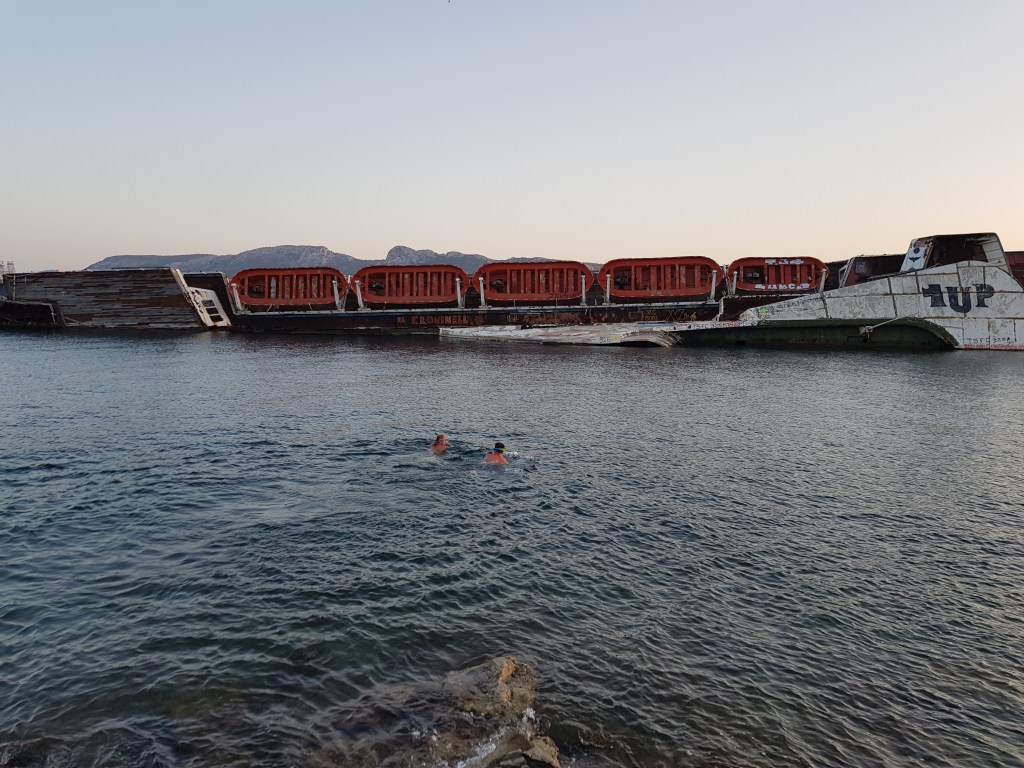 Le ne késsük a hajót!